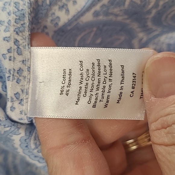 Talbots Blue Paisley Wrinkle Resistant  Button Up Shirt size 6 - Picture 4 of 6